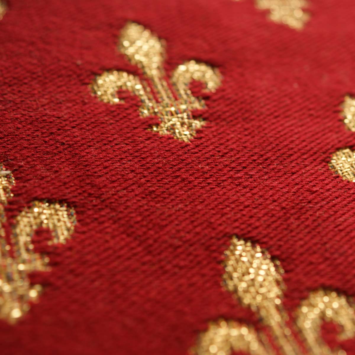 Guinevere Medieval Fleur de Lys Rouge